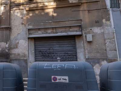 Oggi dell�attivit�, chiusa definitivamente nel 2015, non resta che una malmessa insegna.